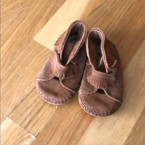 Minnetonka moccasins size 4.